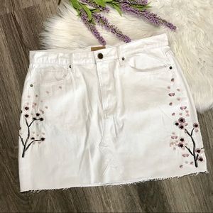 Driftwood Stef | White Denim Embroidered Skirt